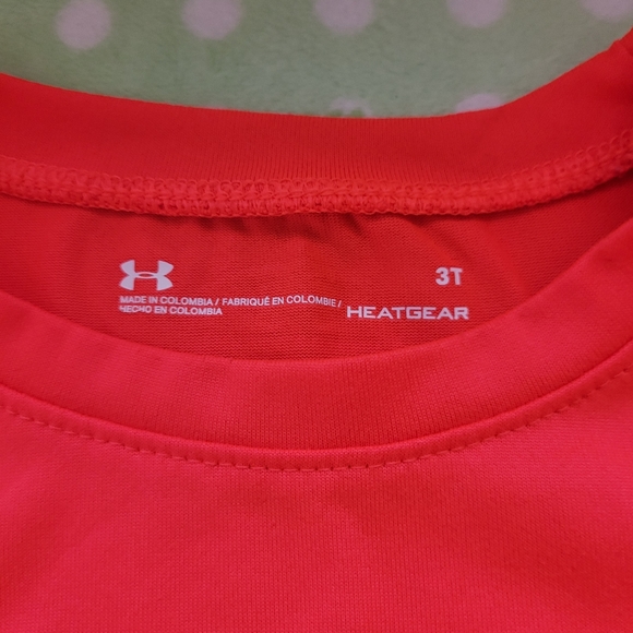 Girls Under Armour Shirt - Picture 2 of 3